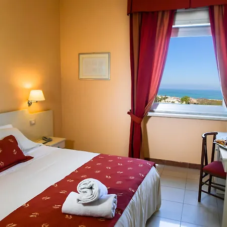 فندق وكونغريسي باريون باري